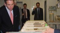 Bécsi nagykövetek látogatása a Nemzetközi Atomenergiai Ügynökség seibersorfi laboratóriumába